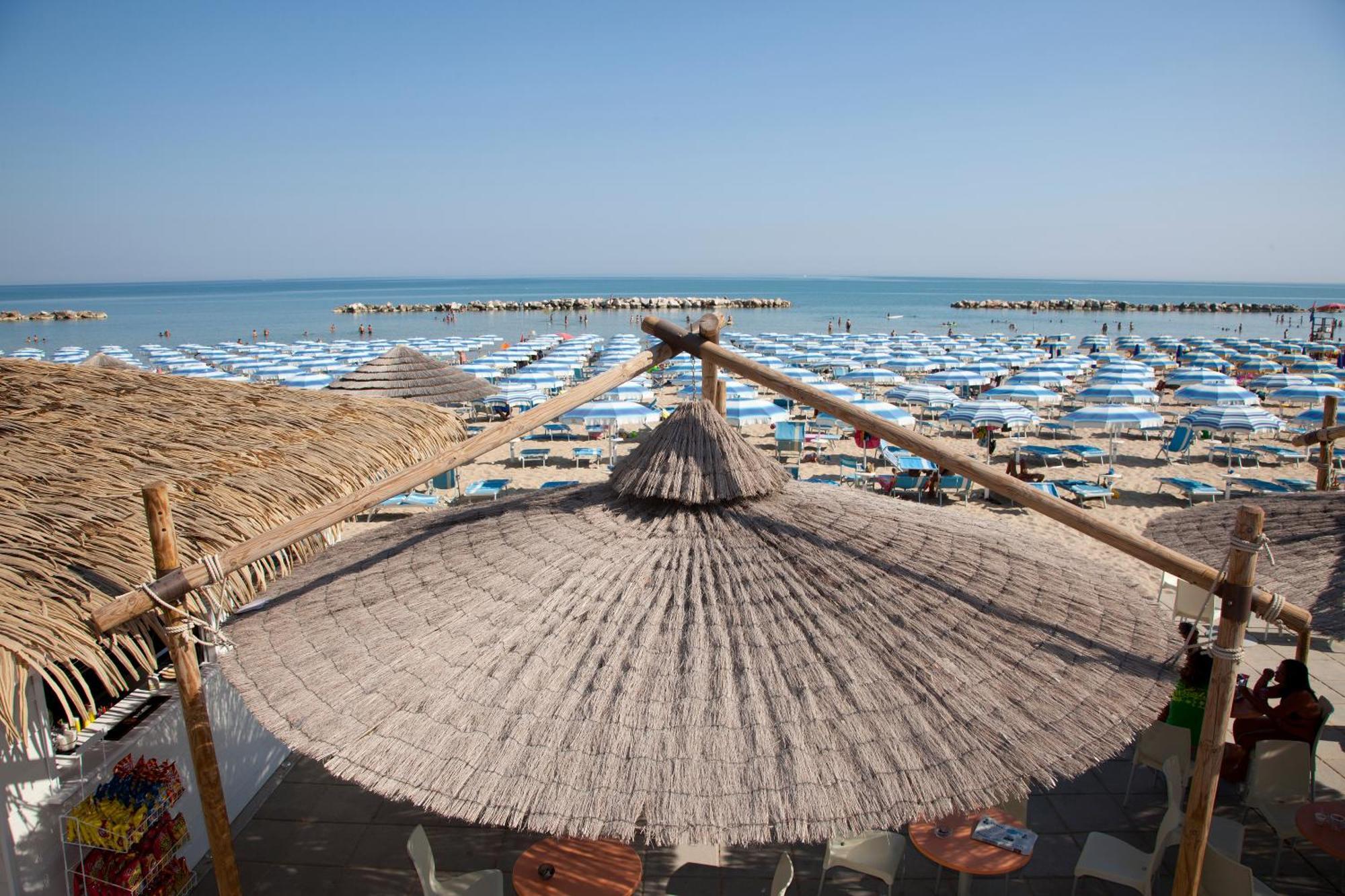 Hotel Mistral Termoli Exterior foto